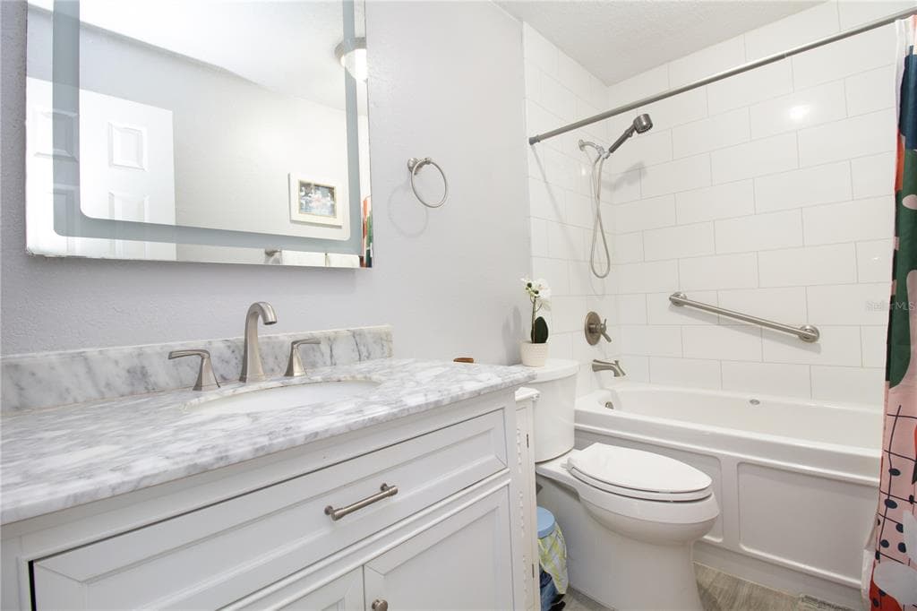 5282 BEACH DRIVE SE APT D photo 15