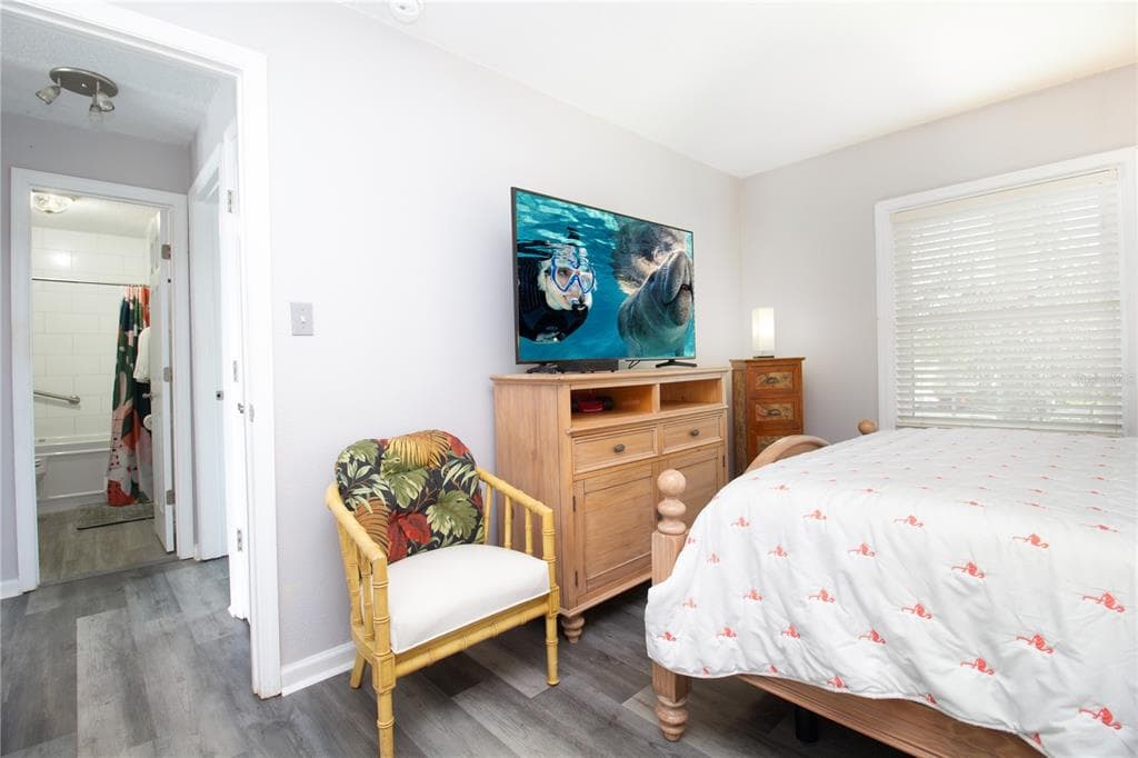 5282 BEACH DRIVE SE APT D photo 11