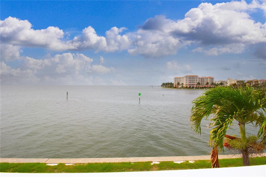 5282 BEACH DRIVE SE APT D photo 21