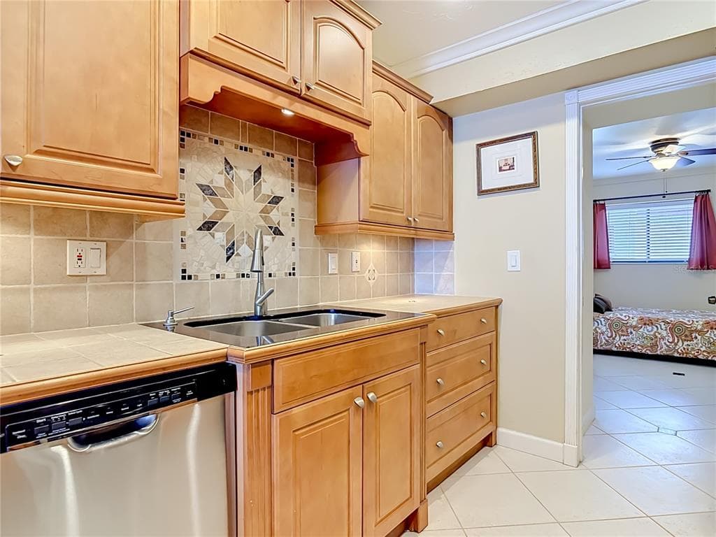3001 S ATLANTIC AVE 442 photo 17