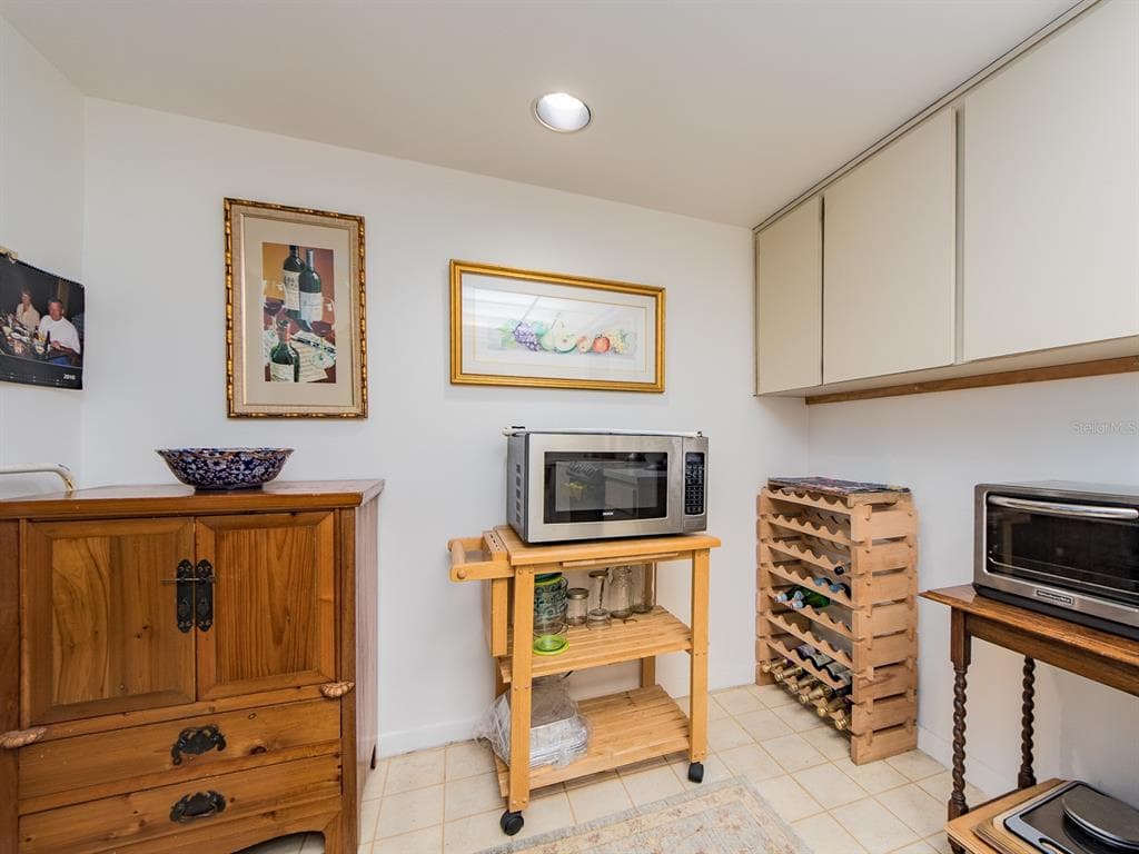 1480 GULF BOULEVARD 612 photo 17