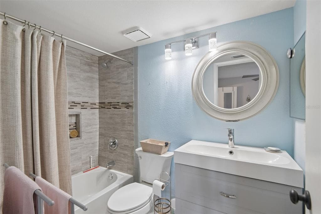 5727 BISCAYNE COURT 209 photo 7