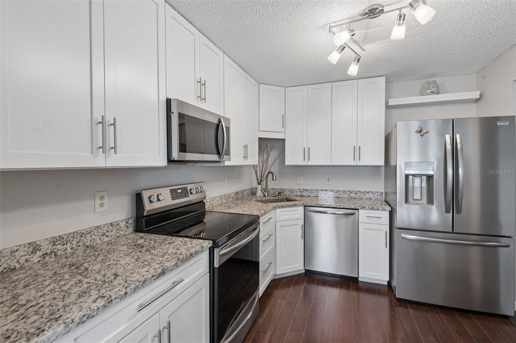 5727 BISCAYNE COURT 209 photo 4