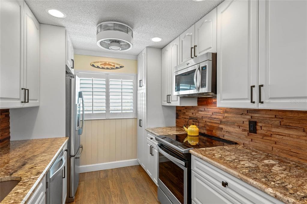 315 N CAUSEWAY C-402 photo 24