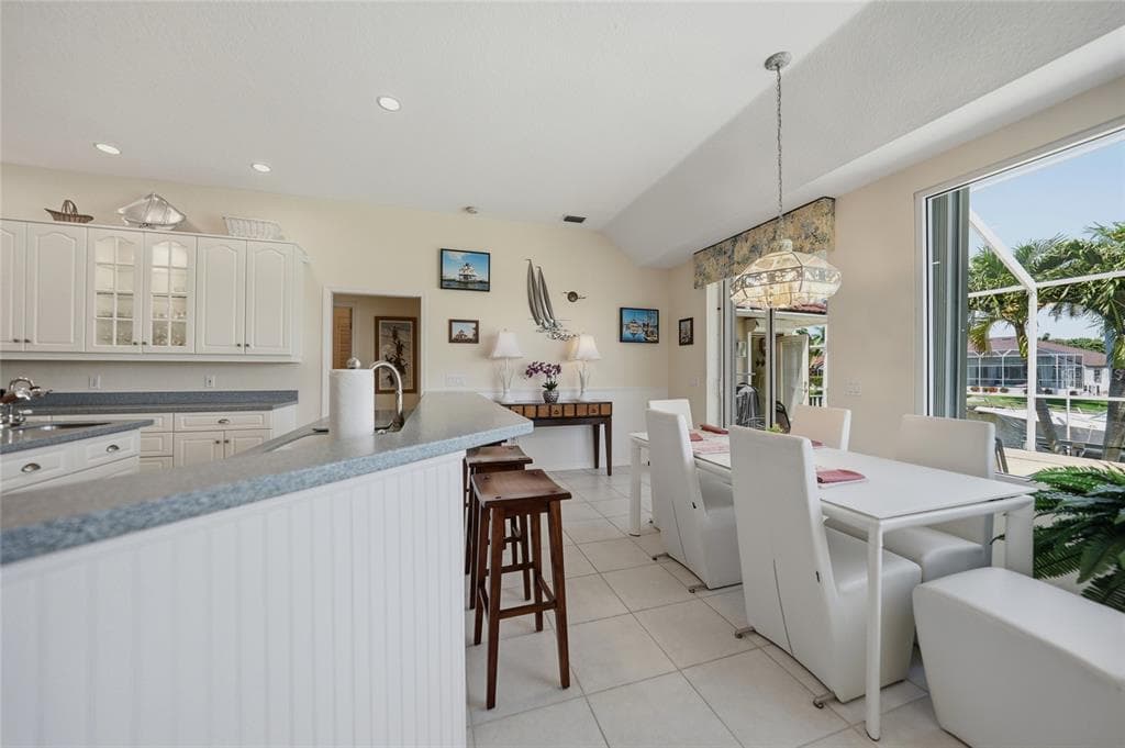436 VALLETTA COURT photo 14