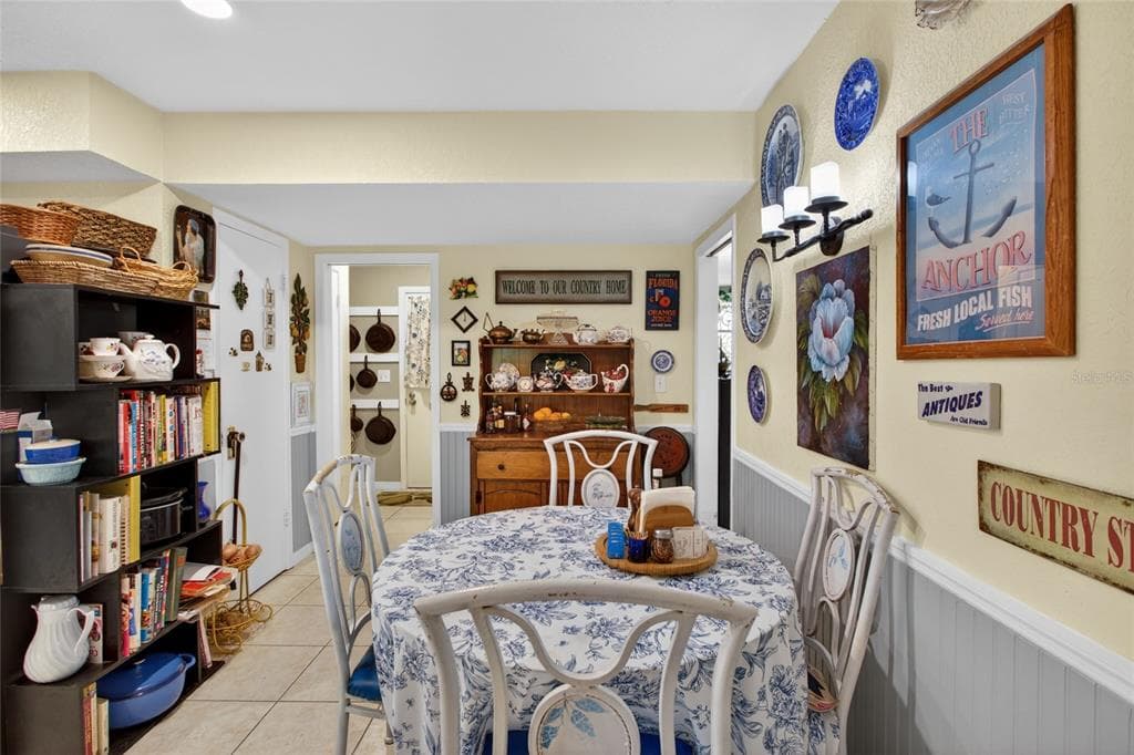 1411 JACOBSON CIRCLE photo 23