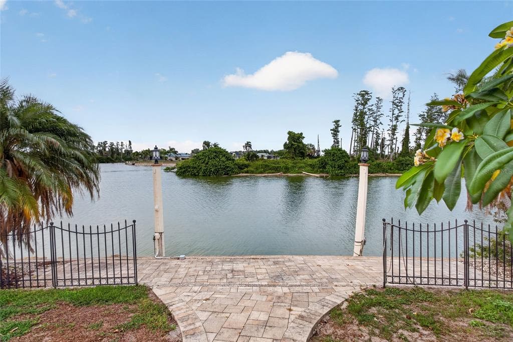 1411 JACOBSON CIRCLE photo 1