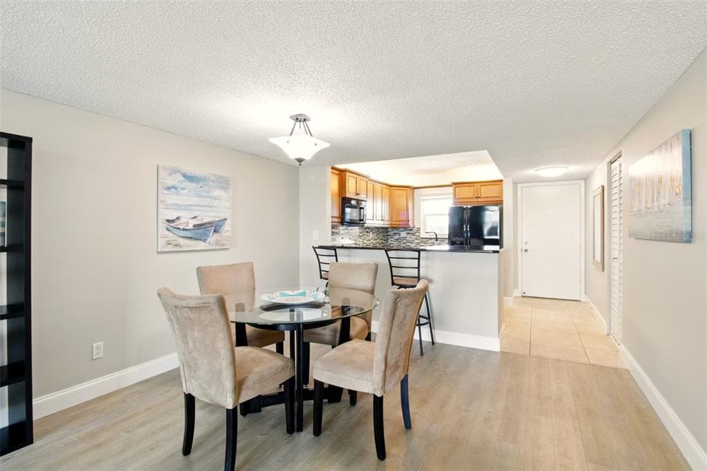7625 SUN ISLAND DRIVE S 304 photo 12