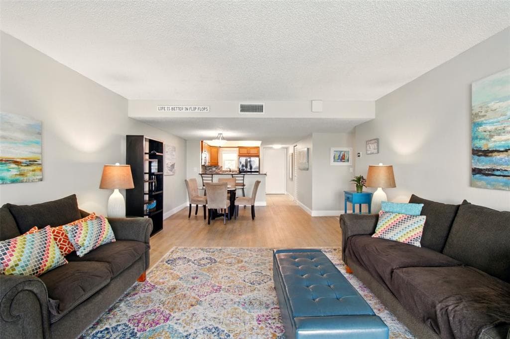 7625 SUN ISLAND DRIVE S 304 photo 15