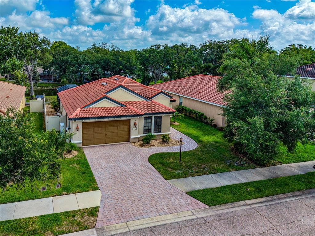 5624 AARON COURT photo 3
