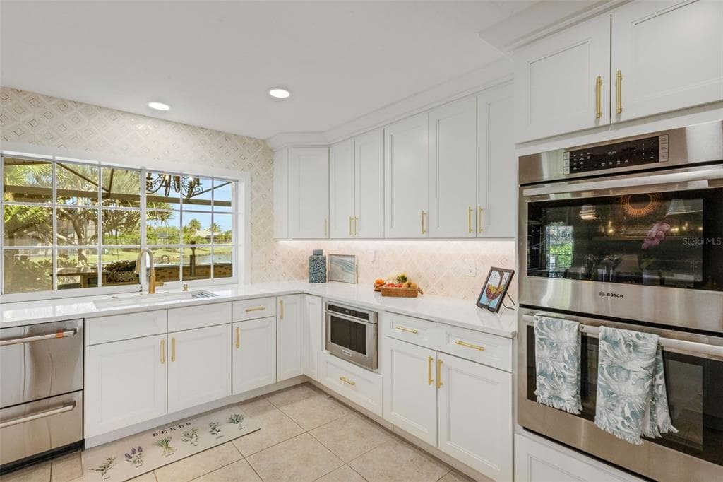 5679 COUNTRY LAKES DRIVE 7 photo 16
