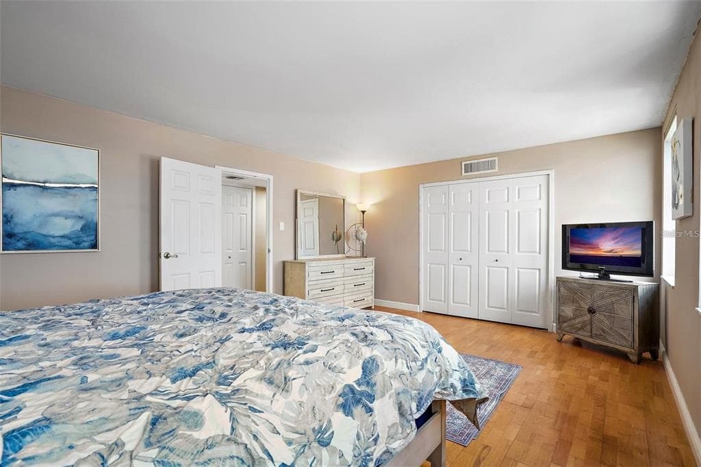 10355 PARADISE BOULEVARD 1010-1011 photo 16