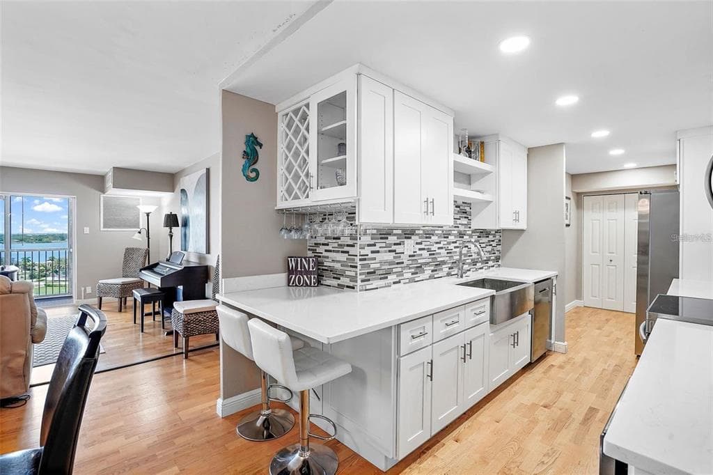 10355 PARADISE BOULEVARD 1010-1011 photo 4