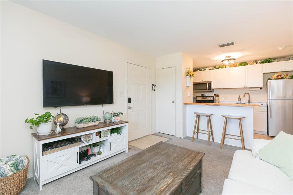1400 GANDY BOULEVARD N 507 photo 3