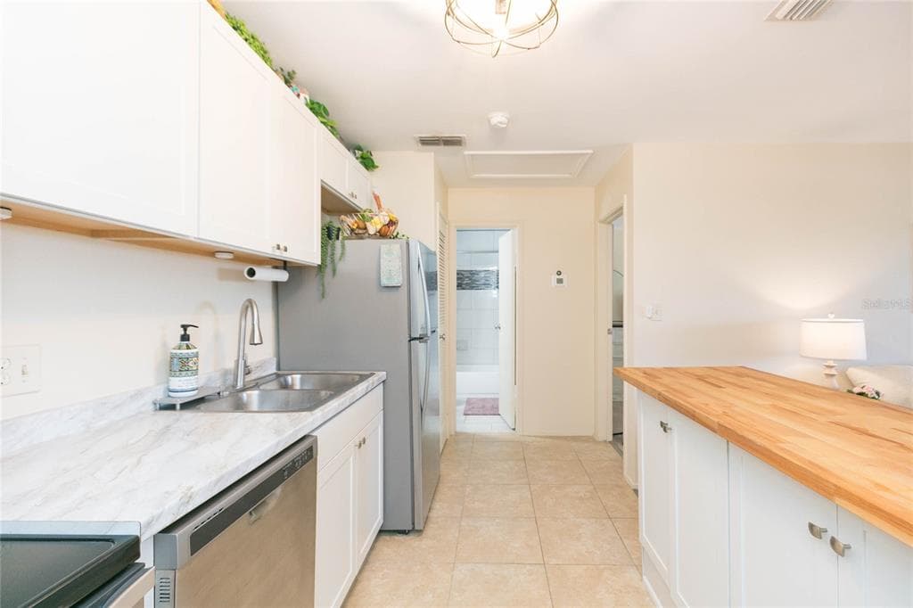 1400 GANDY BOULEVARD N 507 photo 9