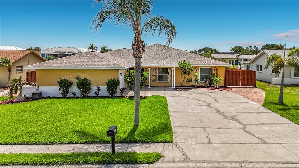 6517 SOLITAIRE PALM WAY 4