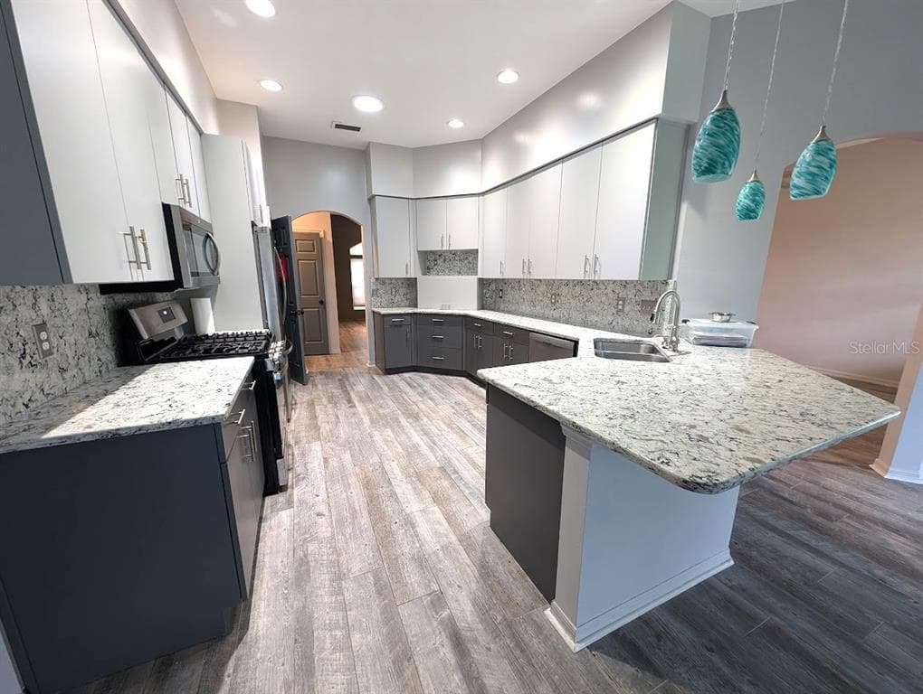 4009 NW 67TH PLACE photo 8