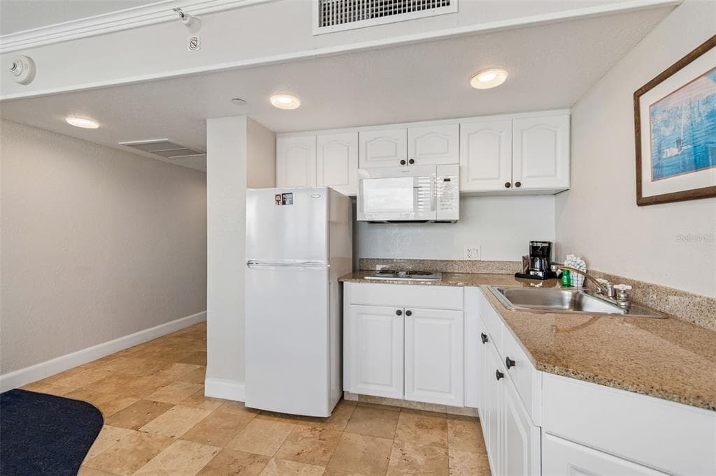 5500 GULF BOULEVARD 7230 photo 8