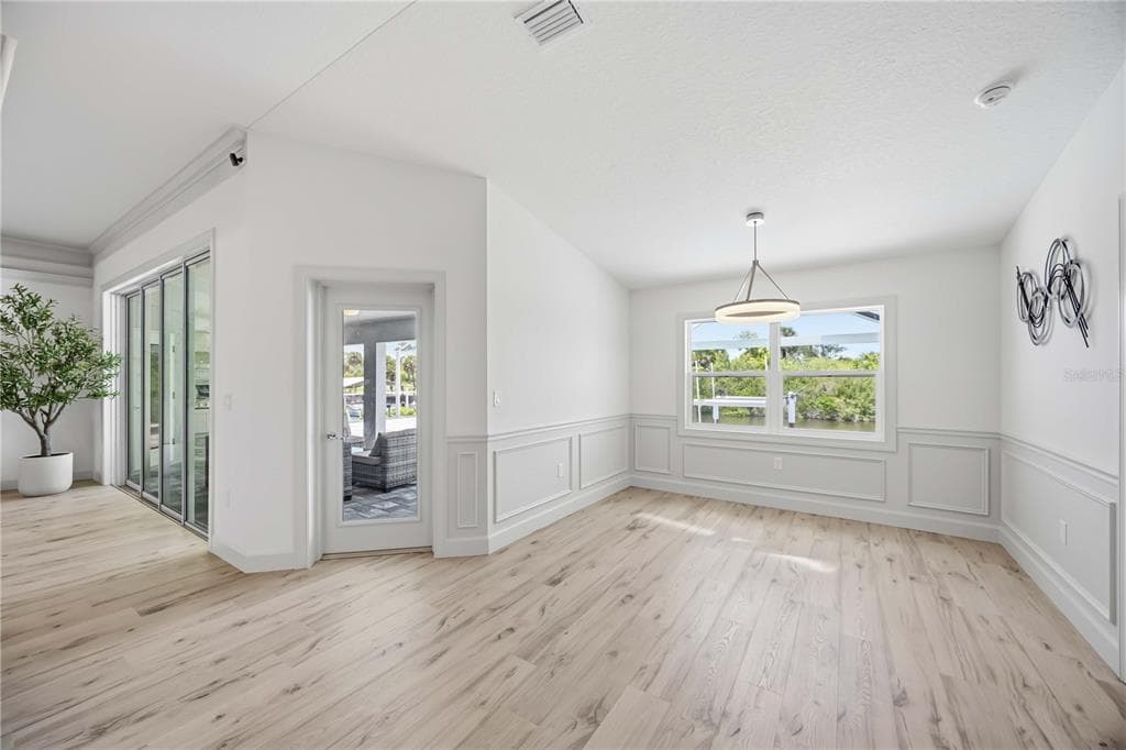 2483 HERRON TERRACE photo 15