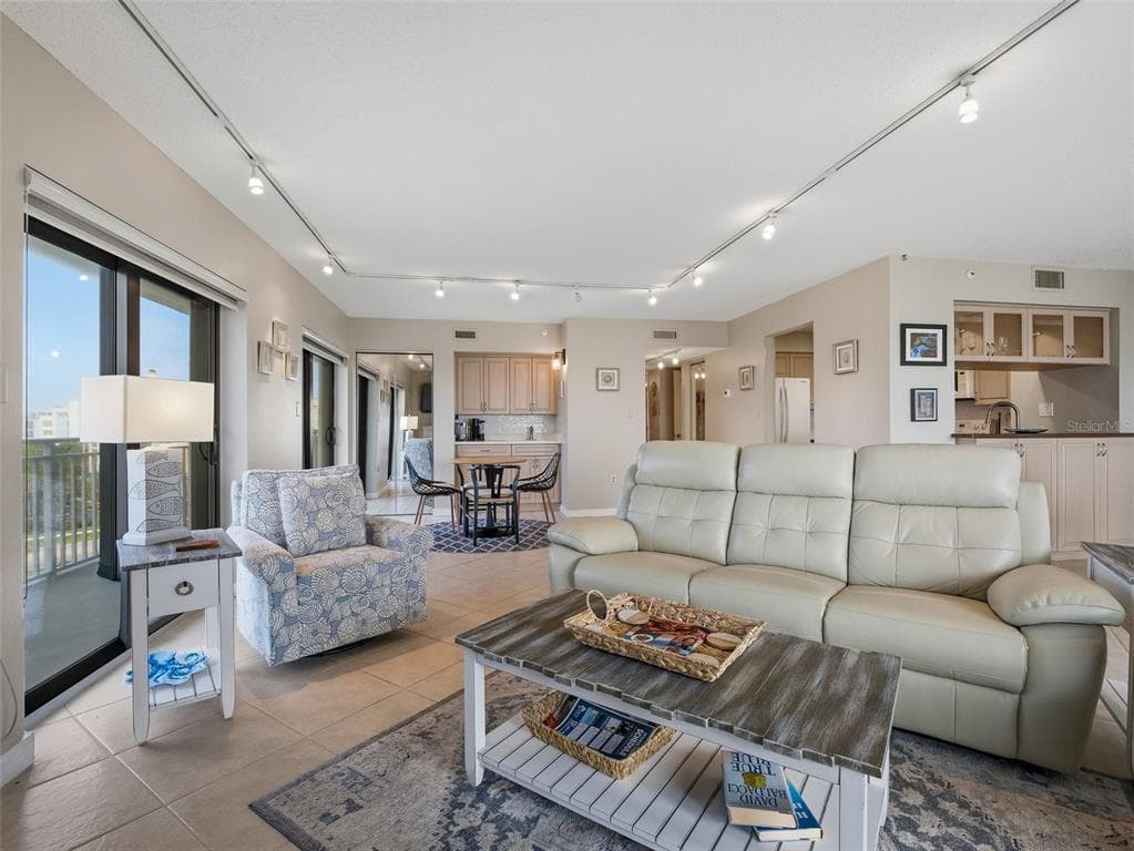 5207 S ATLANTIC AVENUE 426 photo 7