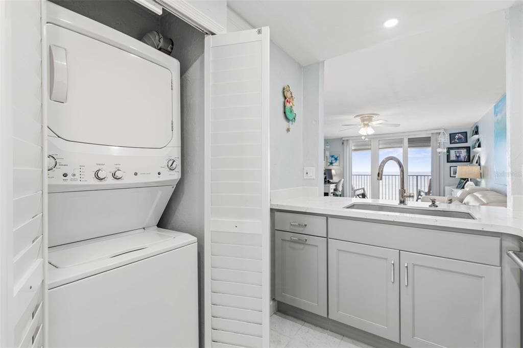 89 S ATLANTIC AVENUE 1002 photo 22