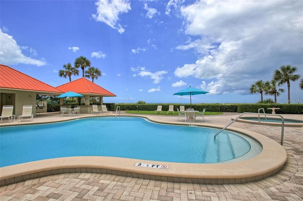 1290 GULF BOULEVARD 1506 photo 6