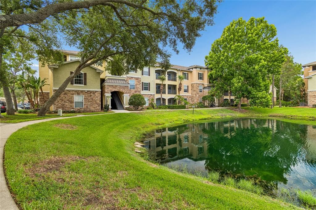 10203 COURTNEY PALMS BOULEVARD 103 photo 6