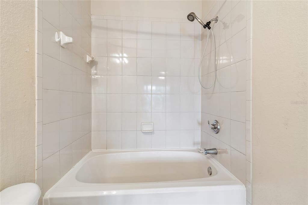 10203 COURTNEY PALMS BOULEVARD 103 photo 25