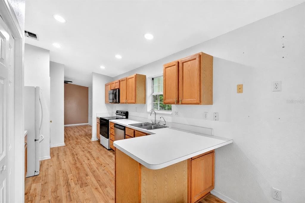 125 ANN STREET photo 10