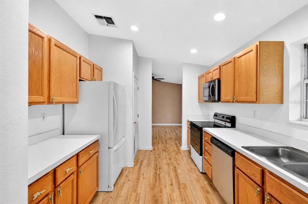 125 ANN STREET photo 11