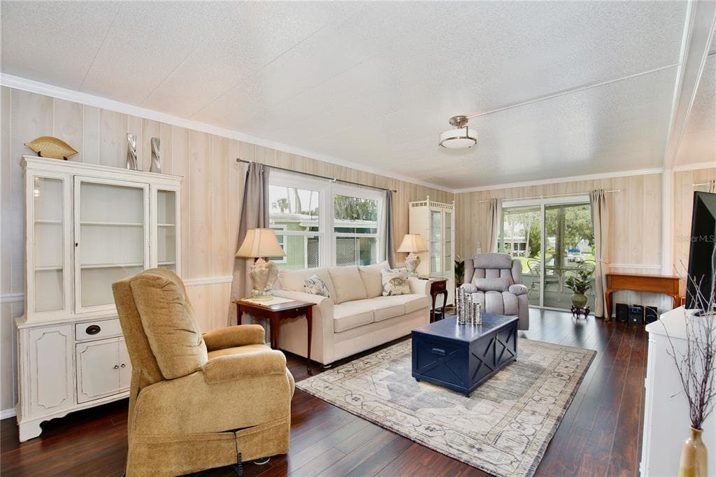 105 CANAL VIEW photo 13