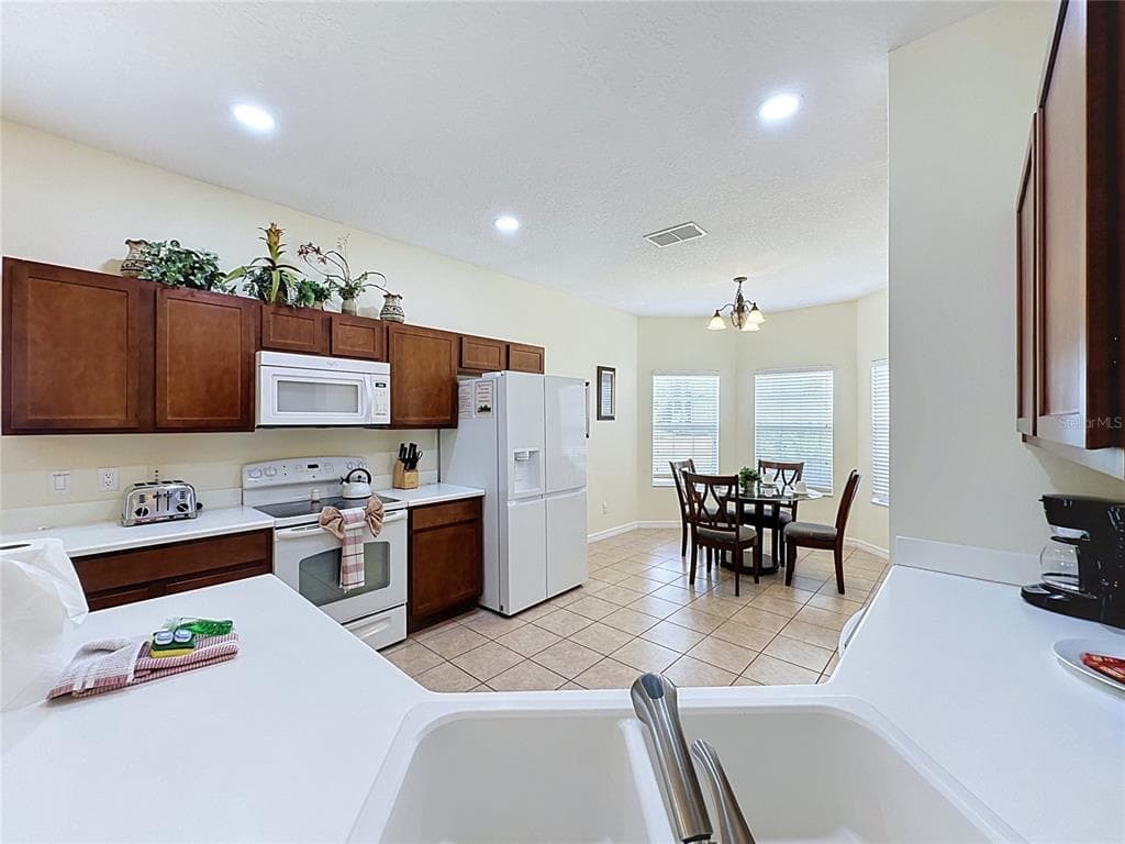 906 DORSET PLACE photo 6