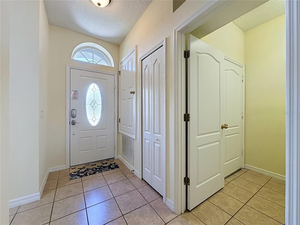 906 DORSET PLACE photo 3
