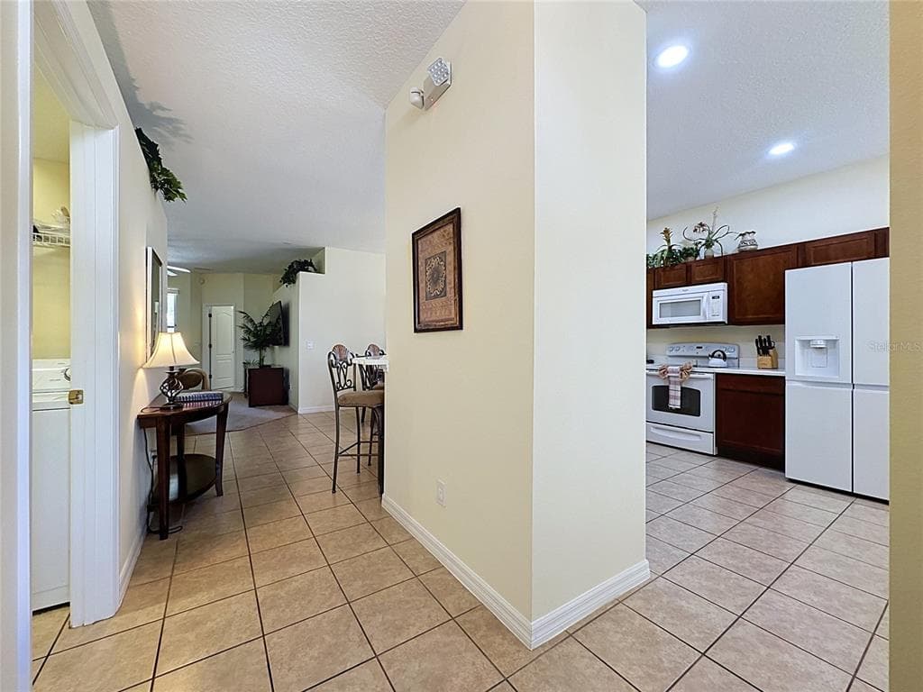 906 DORSET PLACE photo 4