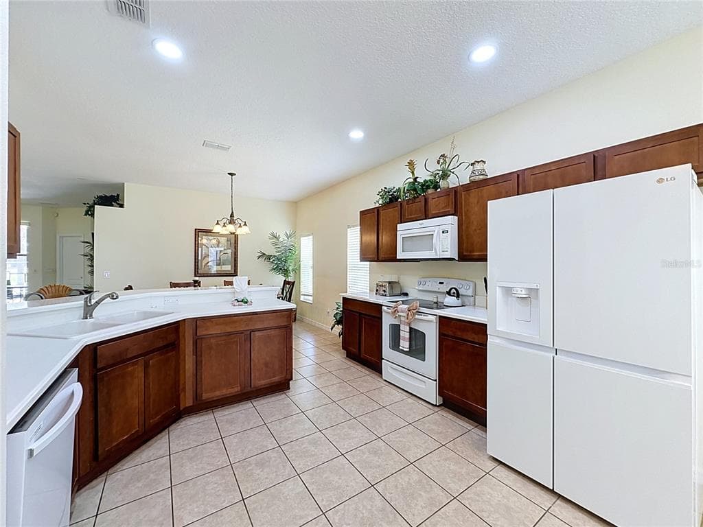 906 DORSET PLACE photo 8