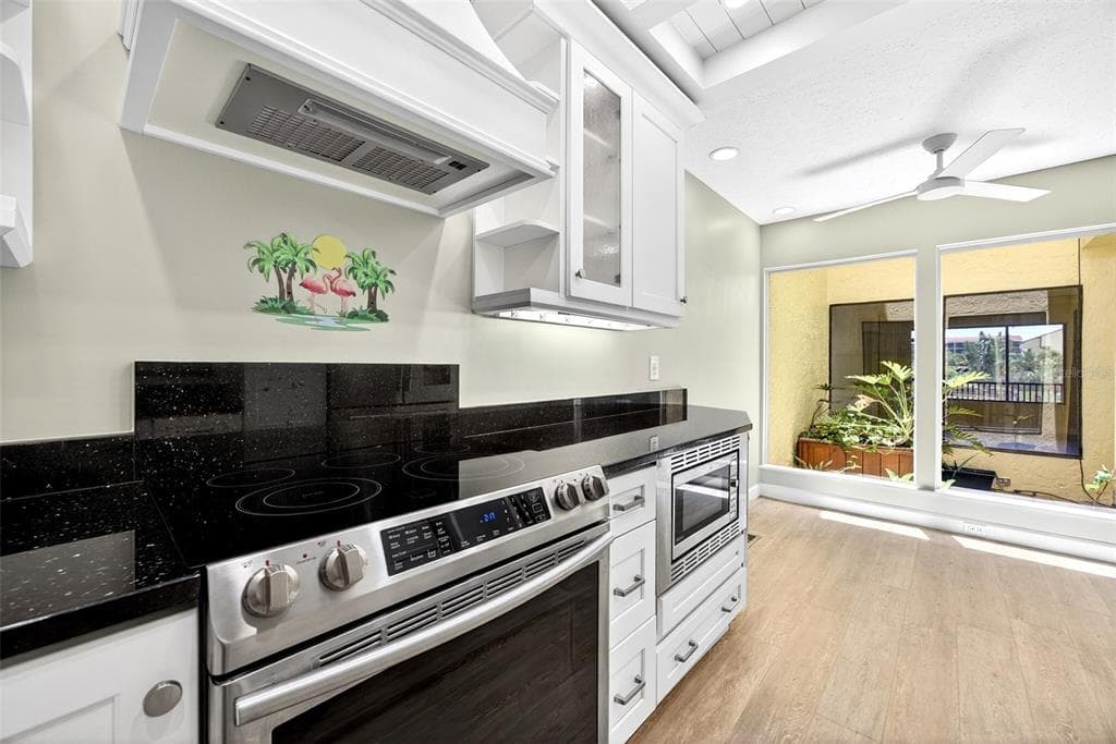 25188 MARION AVENUE 1006 photo 23