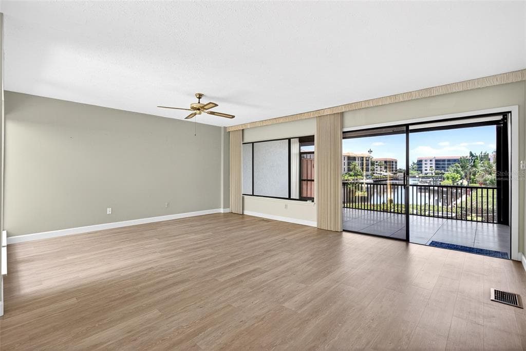 25188 MARION AVENUE 1006 photo 13