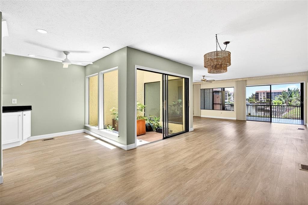 25188 MARION AVENUE 1006 photo 7