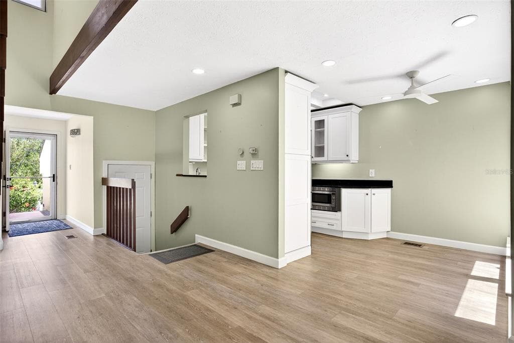 25188 MARION AVENUE 1006 photo 3