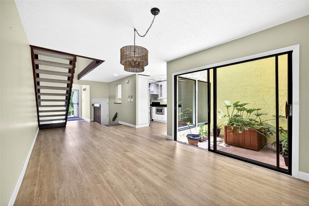 25188 MARION AVENUE 1006 photo 5