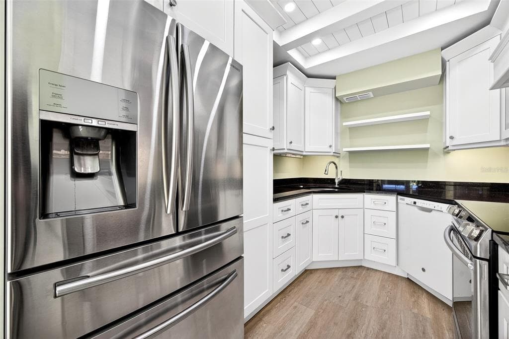 25188 MARION AVENUE 1006 photo 20