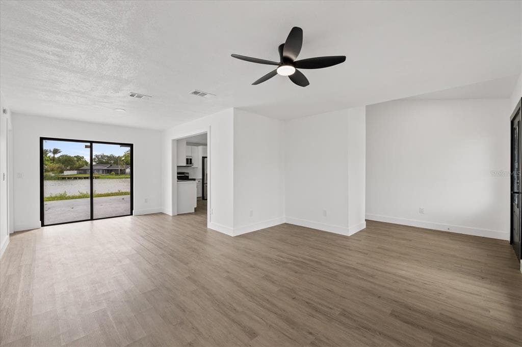 10609 OUT ISLAND DRIVE photo 8
