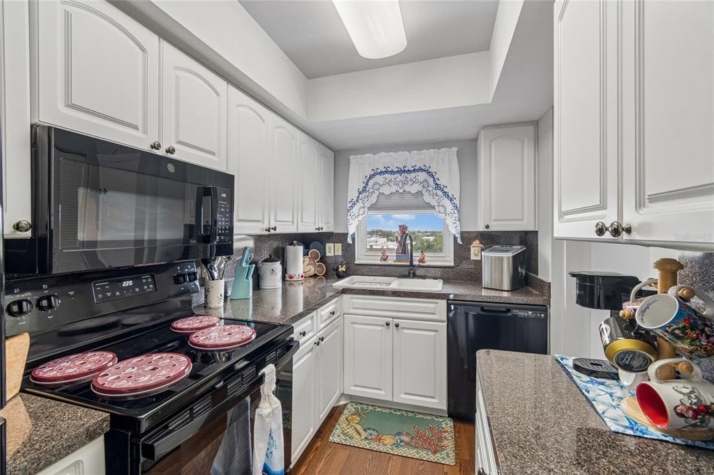 4939 FLORAMAR TERRACE 610 photo 4