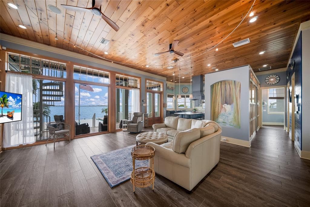 522 BAYVIEW DRIVE photo 8