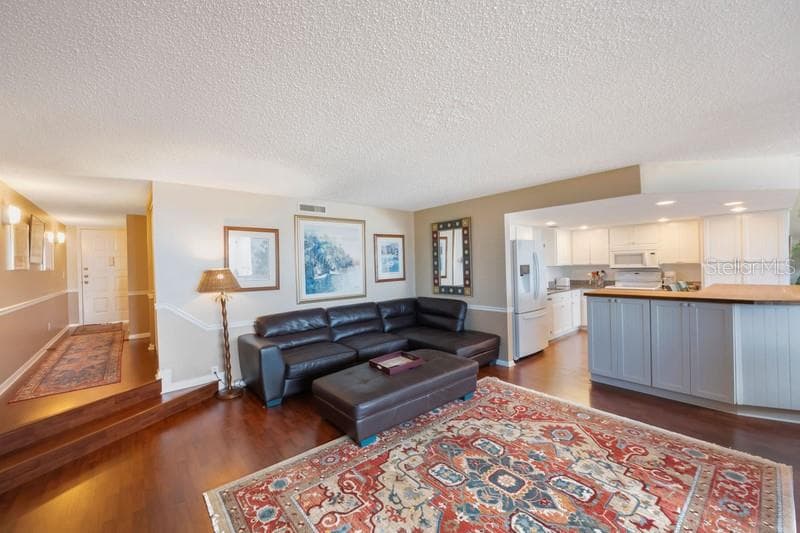1060 PINELLAS BAYWAY S 103 photo 13