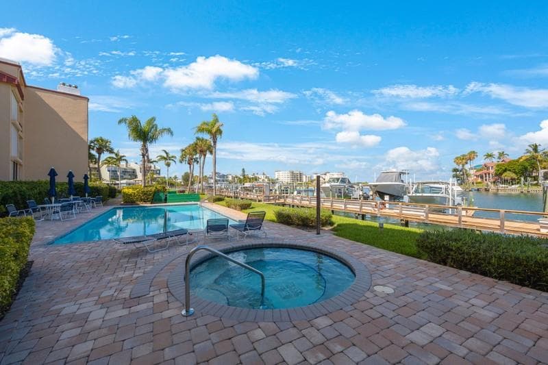 1060 PINELLAS BAYWAY S 103 photo 11