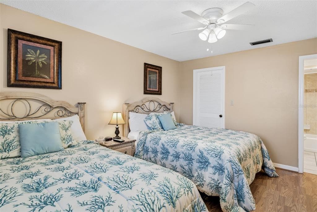 17200 GULF BOULEVARD 202 photo 21