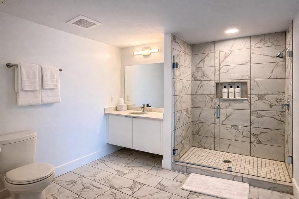 411 E SHORE DRIVE 411 photo 6