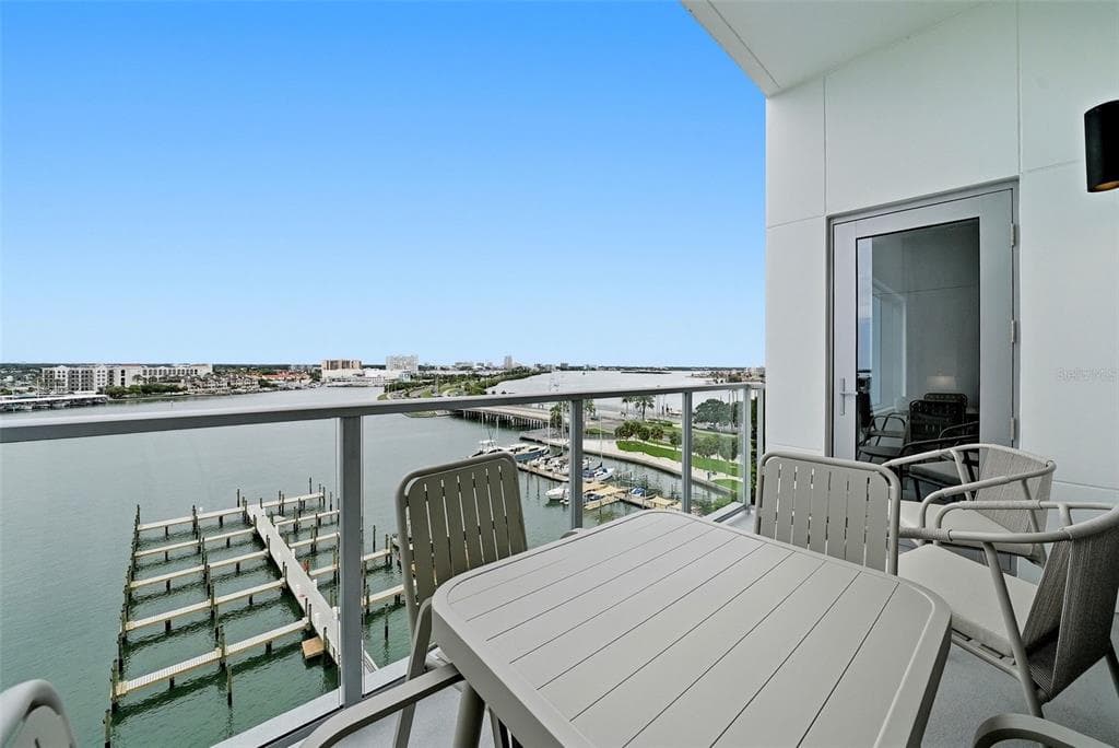 411 E SHORE DRIVE 411 photo 7