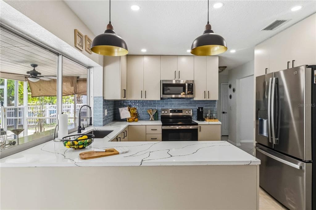 1004 SPINDLE PALM WAY photo 6